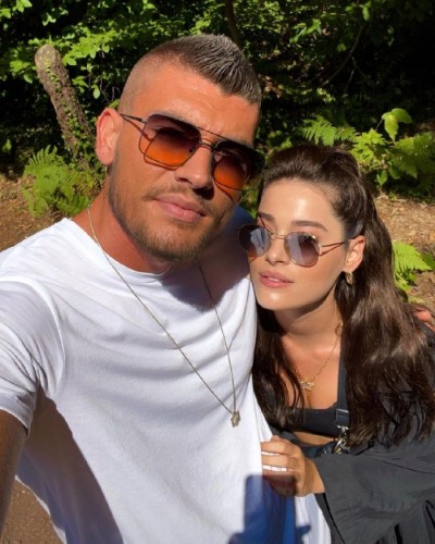 "Efnan" onunla sevgilidir - FOTO